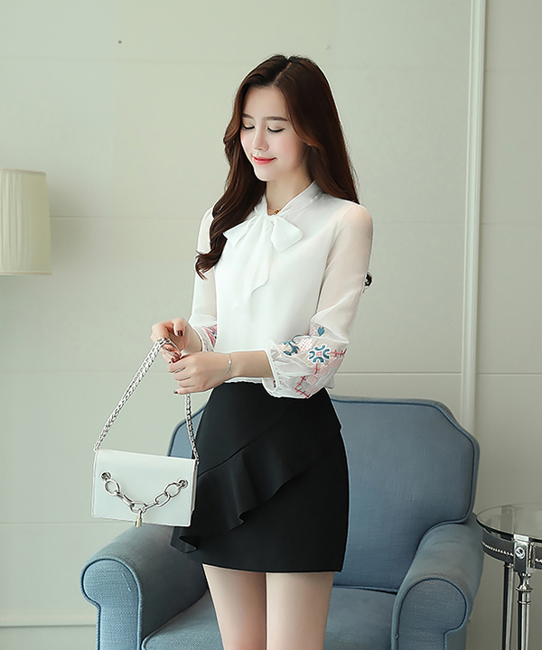 ÁO KIỂU TAY REN A010819VN